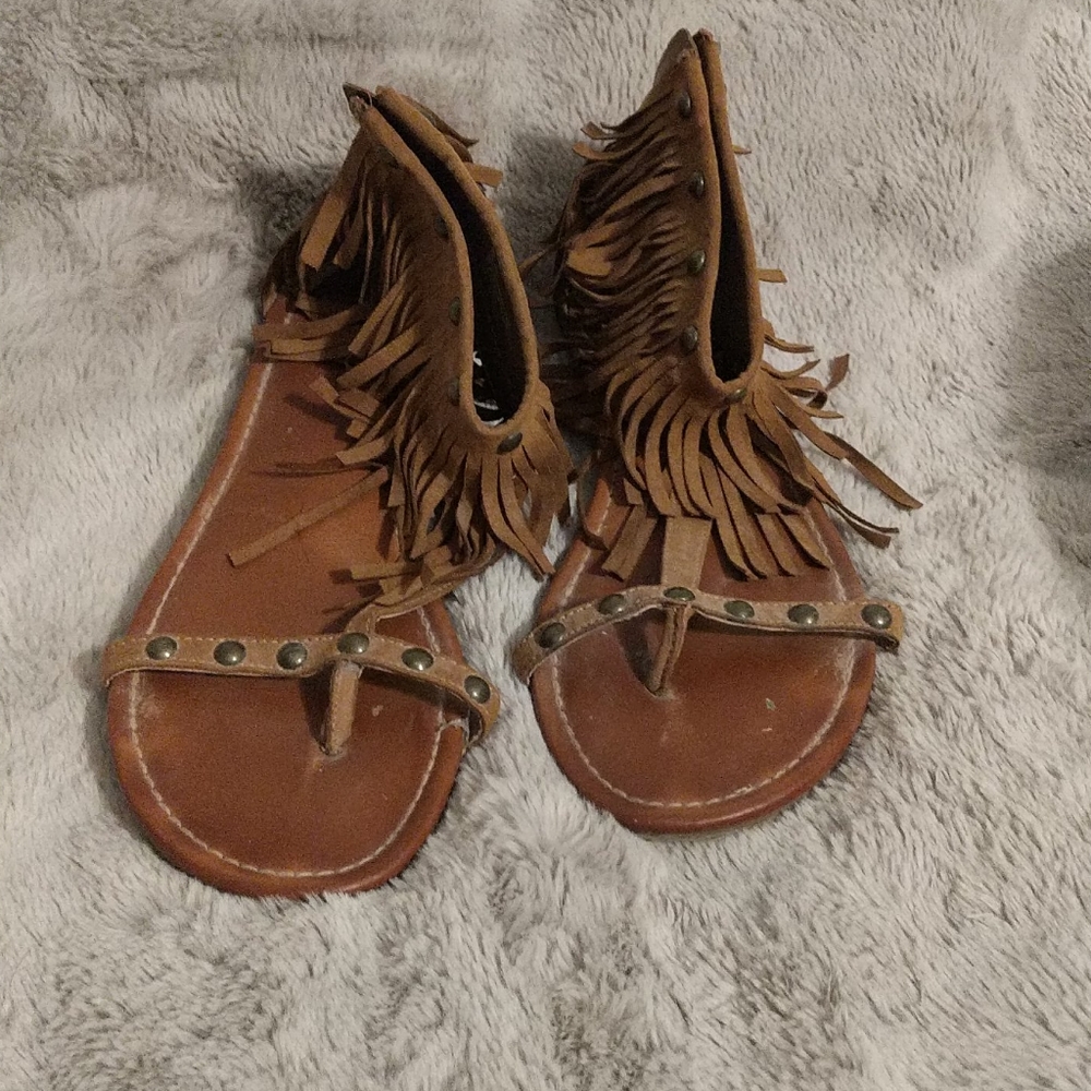 Sandles - Picture 2 of 3